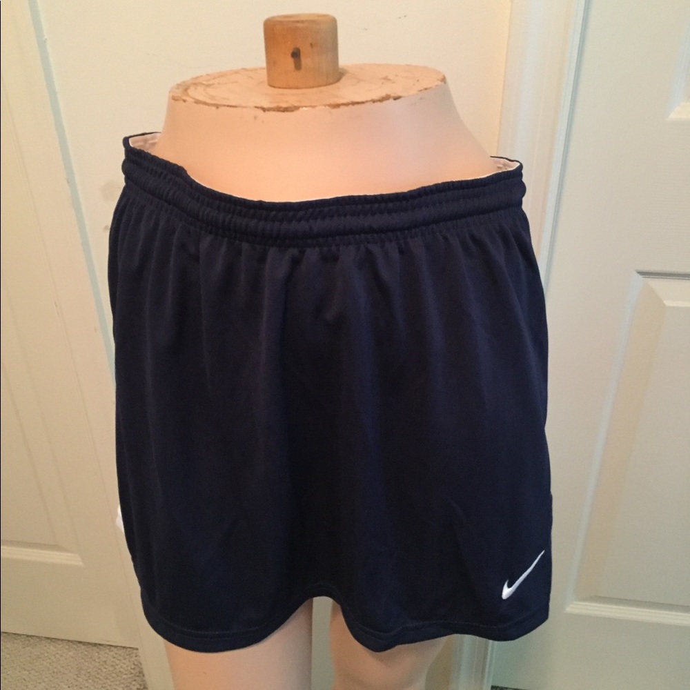 Nike lacrosse skirt NWT size Medium navy/white